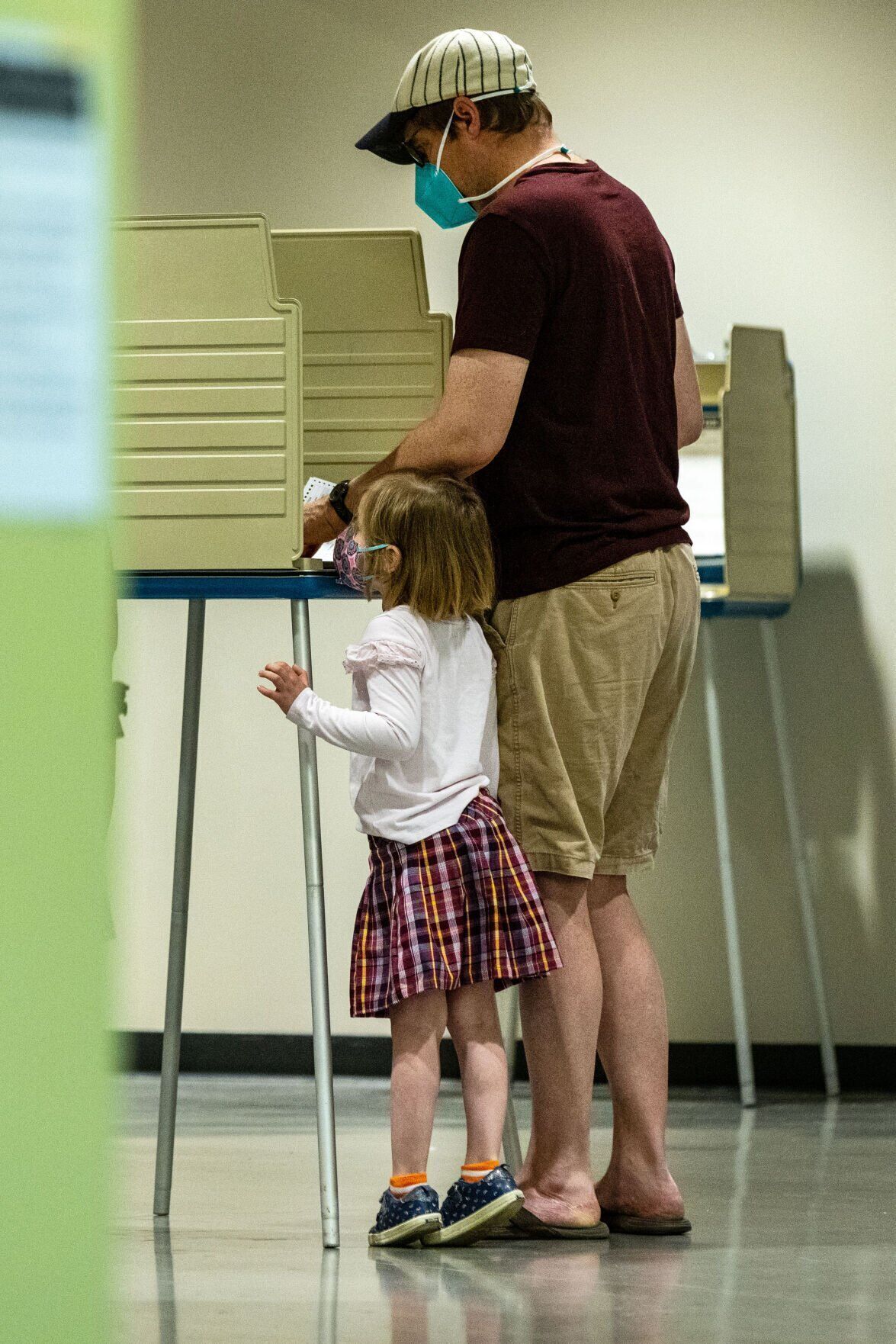 051122-owh-new-voters-pic-cm003.jpg